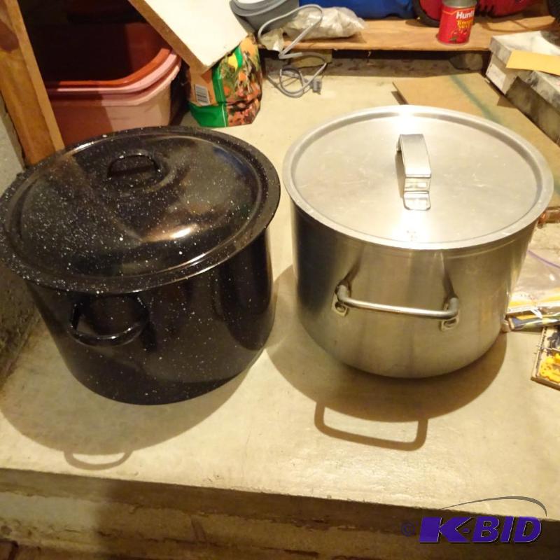 lot 294 image: Aluminum and Metal Stock Pot...