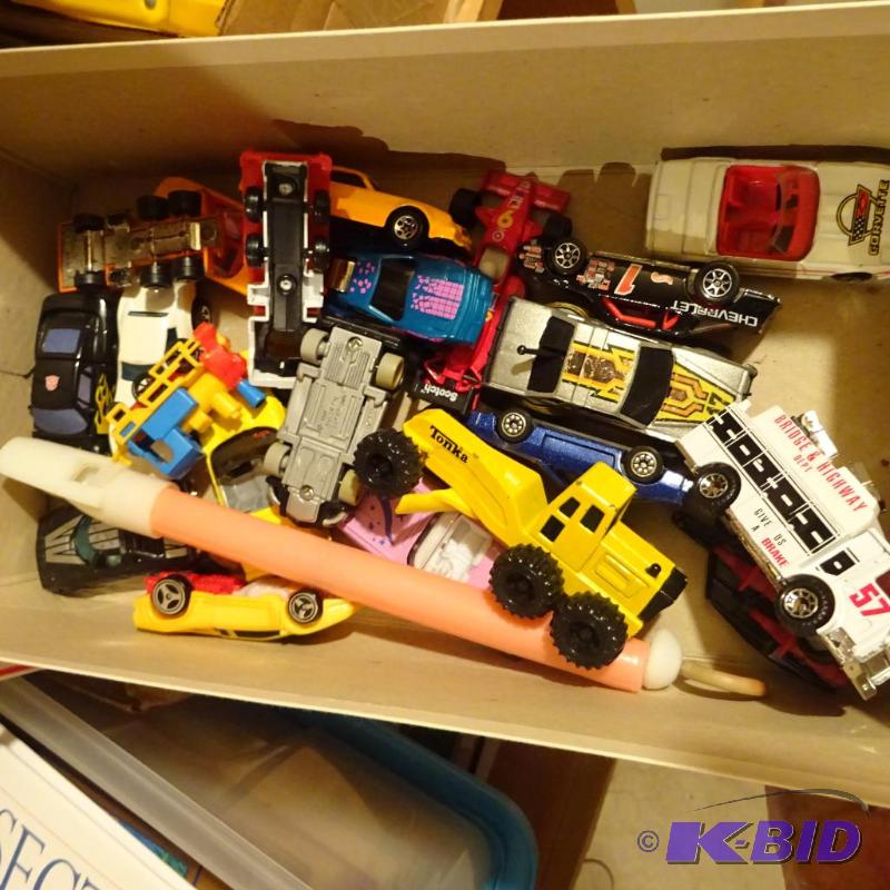 lot 298 image: Misc Diecast Cars. Fisher Price Bus. Tonka Tr...