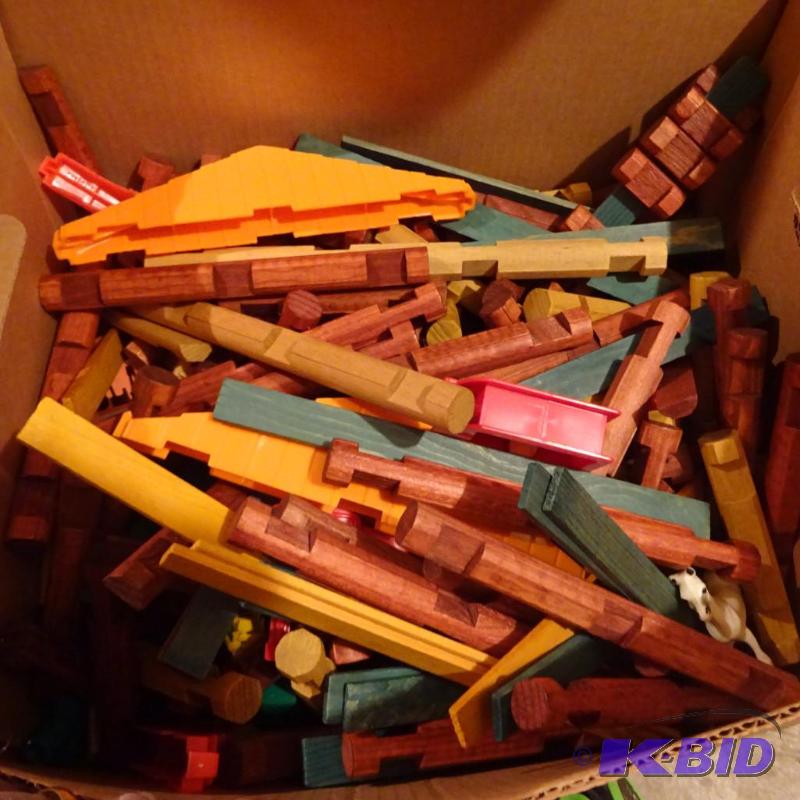 lot 309 image: Box of Lincoln Logs...