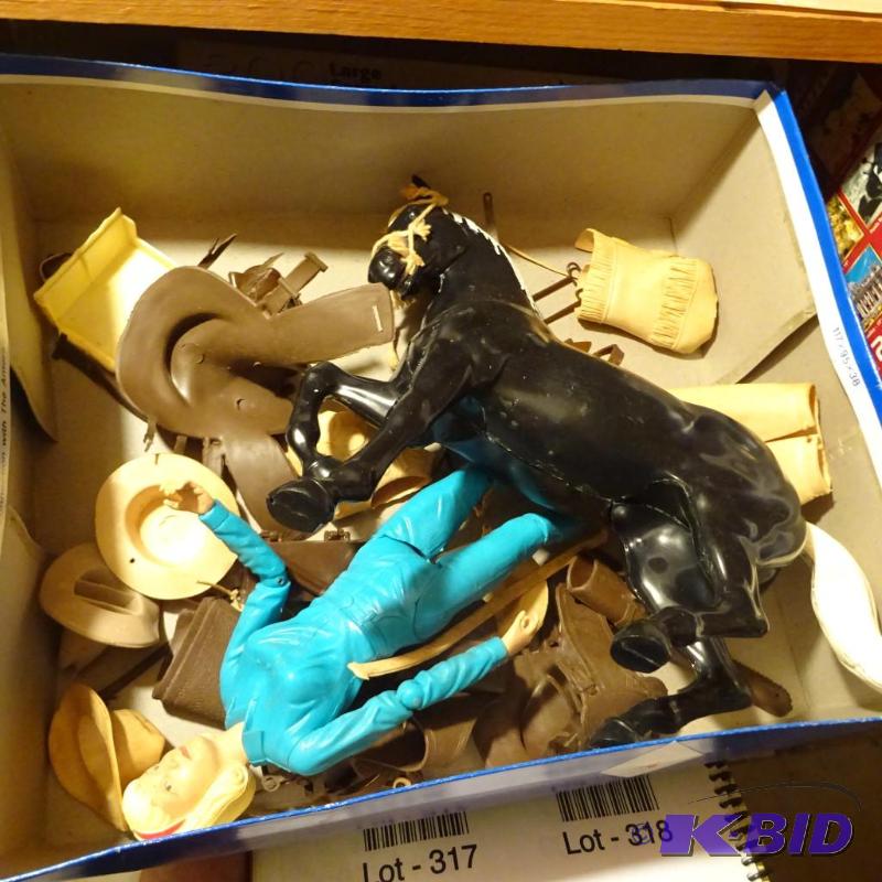 lot 316 image: Vintage Woman and Horse Playset, Comes with D...