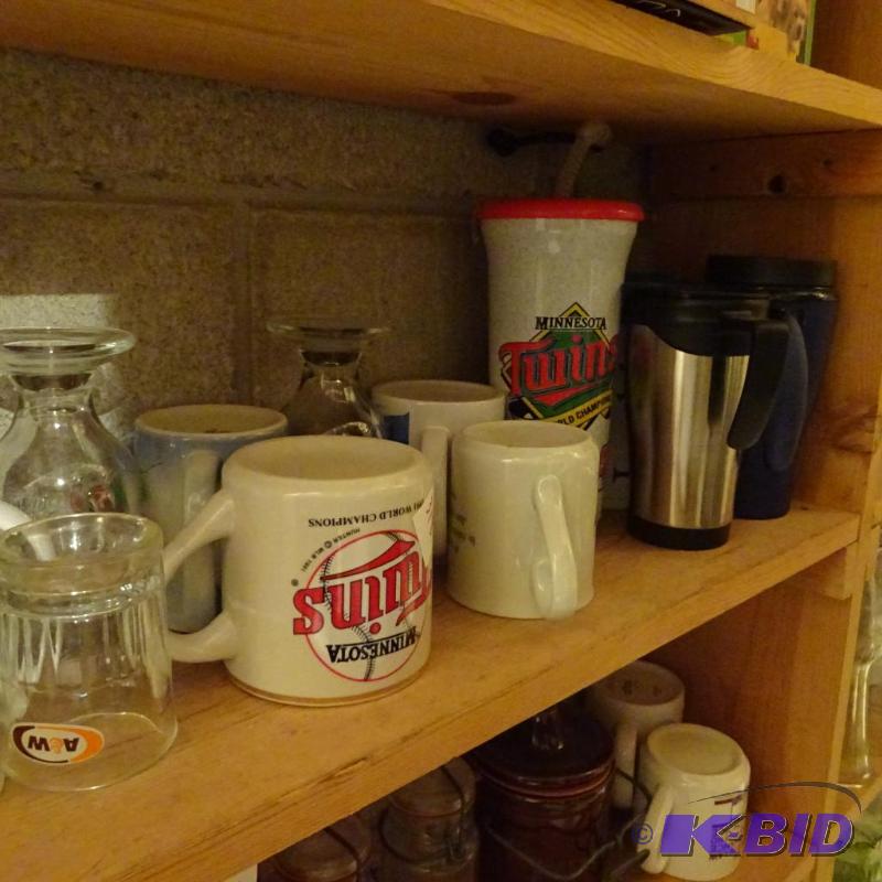 lot 318 image: Misc Coffee Mugs, 2 A&ampW and 1 Twins...