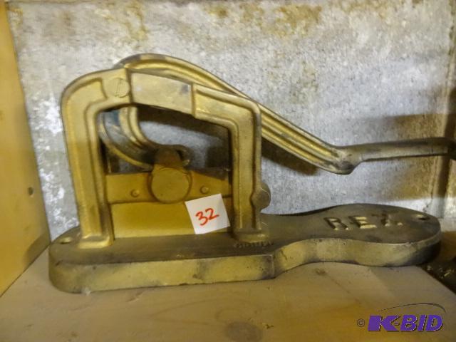 lot 32 image: Vintage Cutter...
