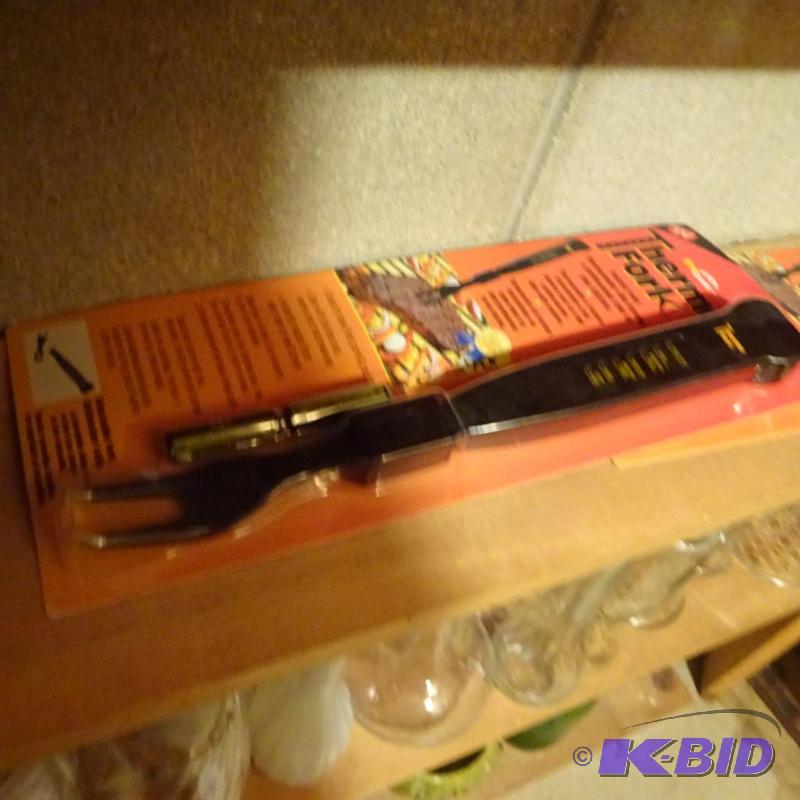 lot 323 image: 2 Thermo Forks....
