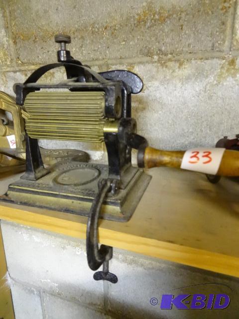 lot 33 image: Vintage Press...