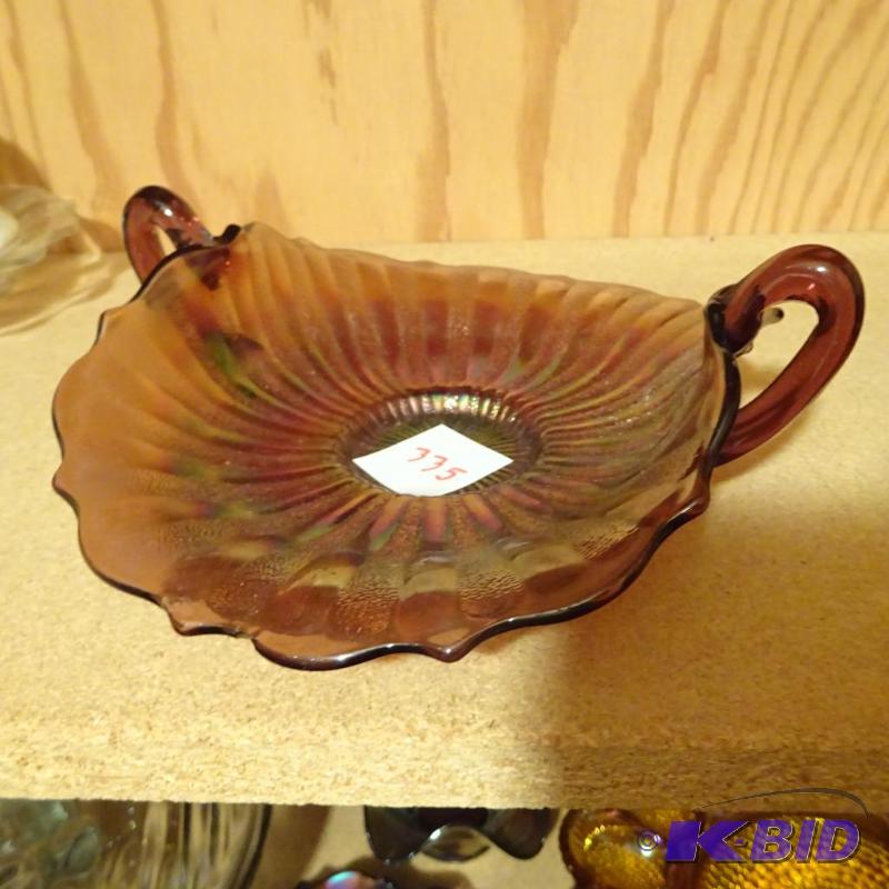 lot 335 image: Decorative Carnival Glass...