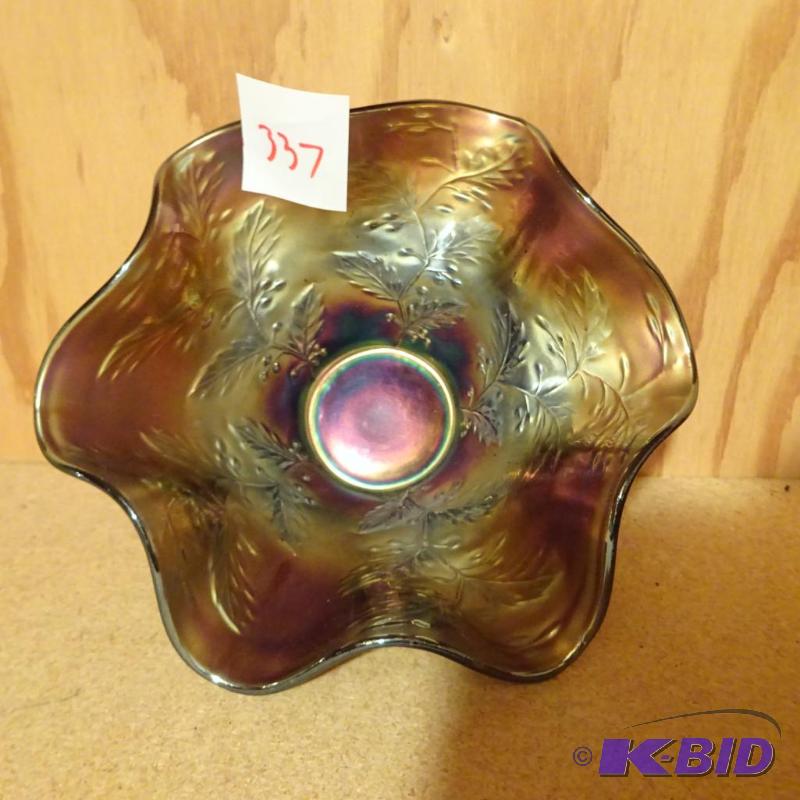 lot 337 image: Decorative Carnival Glass Bowl...