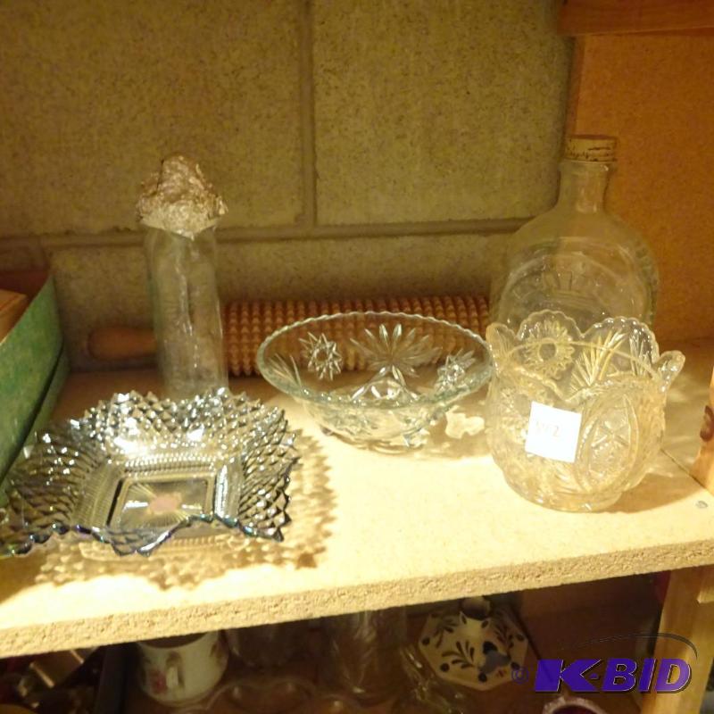 lot 342 image: Decorative Glassware...