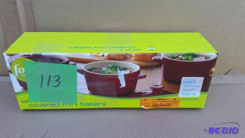lot 113 image: Food Network set of 3 Mini Bakers