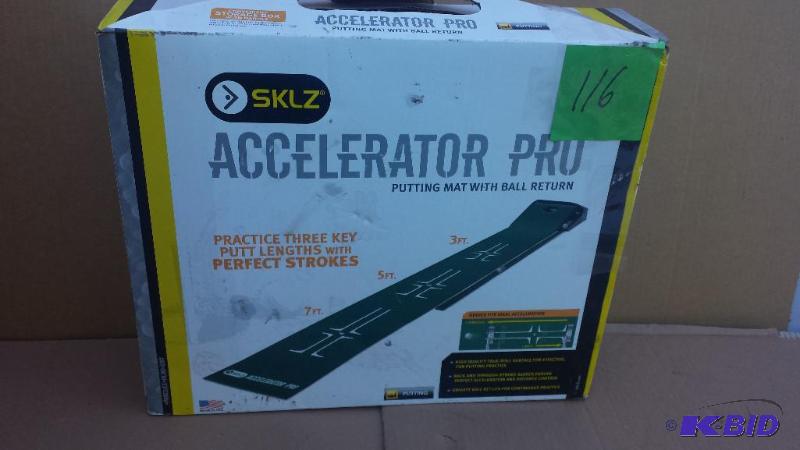 lot 116 image: Accelerator Pro Putting matt with ball returns