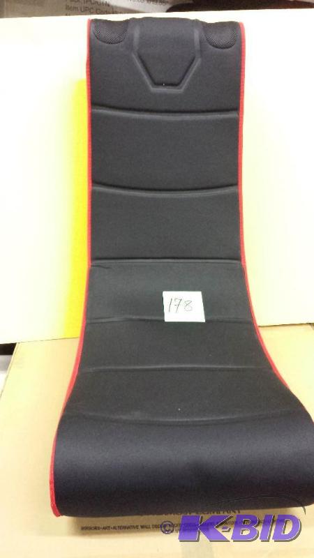 lot 178 image: The Black Serier Gaming Chair