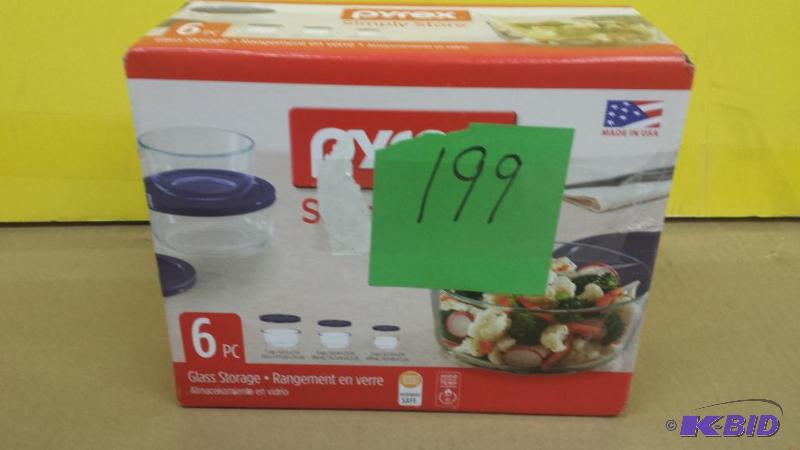 lot 199 image: Pyrex Set