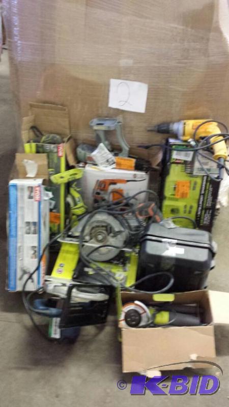lot 2 image: Lot of Tools