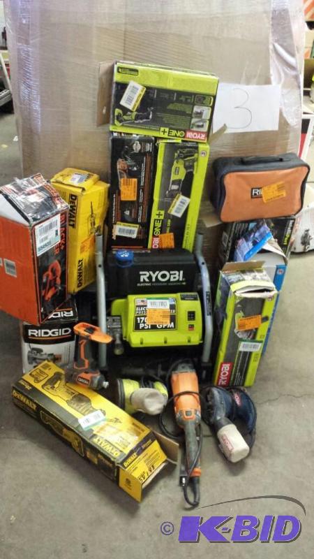lot 3 image: Lot of Tools