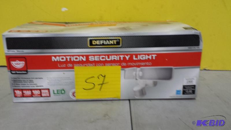 lot 57 image: Defiant Motion Security LED Light