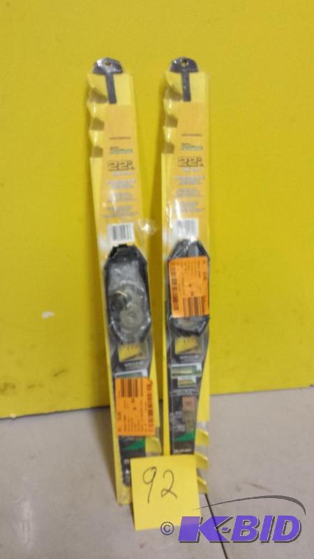 lot 92 image: Lot of 2 Mower Blades - 22