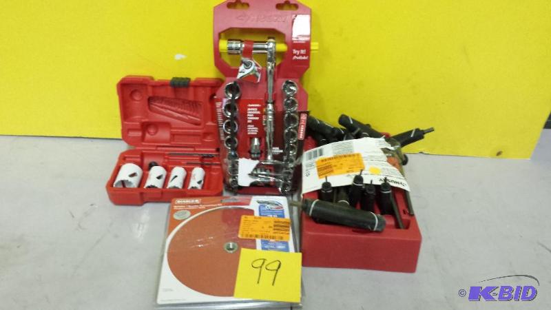 lot 99 image: Lot Of Tools