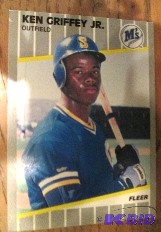 lot 119 image: 1989 Fleer Ken Griffey Jr rookie collector ca...