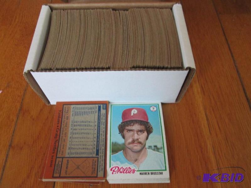 lot 130 image: Box of 1978 Topps baseball collector cards...