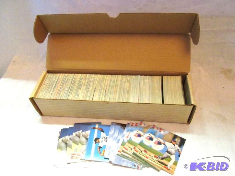 lot 133 image: Box of 1993 Stadium Club baseball collector c...