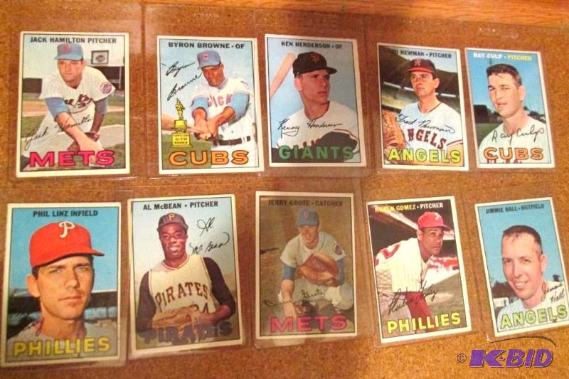 lot 47 image: 10 1967 Topps baseball cards...
