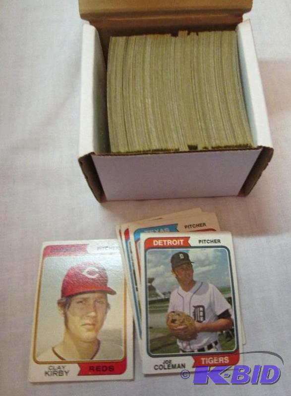 lot 67 image: Box of 1974 Topps baseball cards...