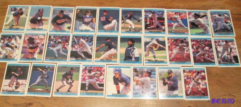 lot 74 image: 1992 Donruss Twins team set...