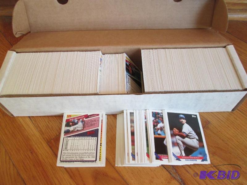 lot 79 image: Box of 1993 Topps baseball cards...