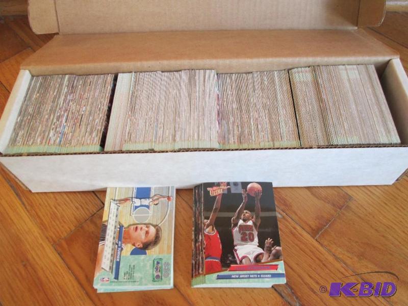 lot 85 image: Box of 1992 - 1993 Fleer Ultra basketball car...