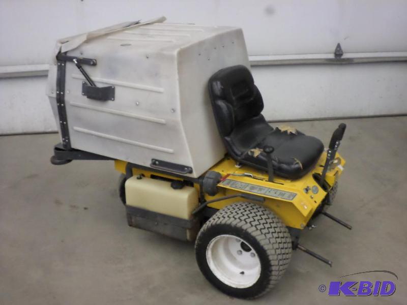Walker Model MCGHS Commercial Zero-Turn Hydr...