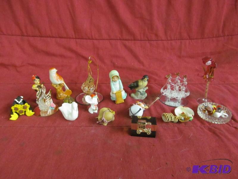 Figurines