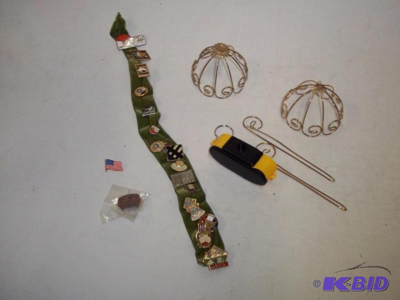 lot 117 image: Assorted Pins and metal decor items...