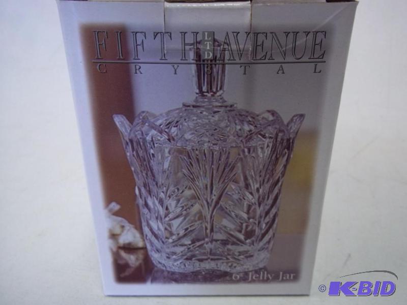 lot 12 image: Fifth Avenue Crystal Portico 6" Jelly Ja...