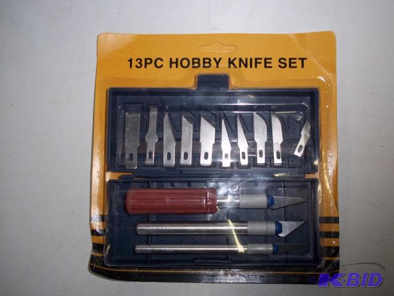 lot 17 image: NEW 13 Piece Knife Set...