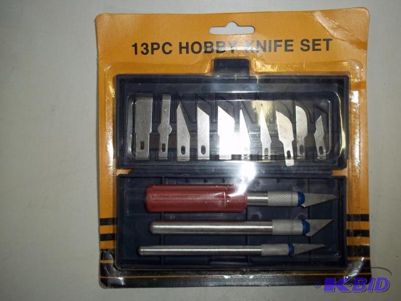 lot 18 image: NEW 13 Piece Knife Set...
