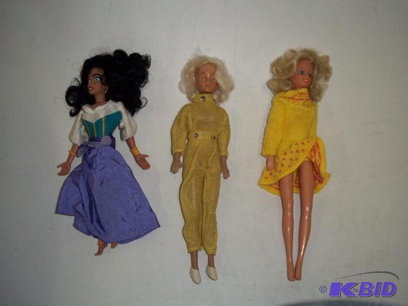 lot 33 image: 3 Vintage Barbie Dolls...