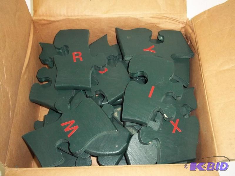lot 64 image: Decor Puzzle pieces...