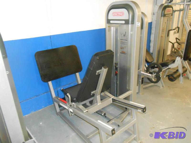 lot 12 image: Star Trac Leg Press