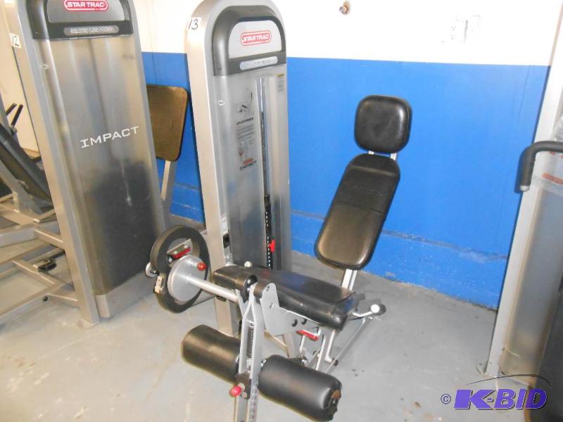 lot 13 image: Star Trac Leg Extension