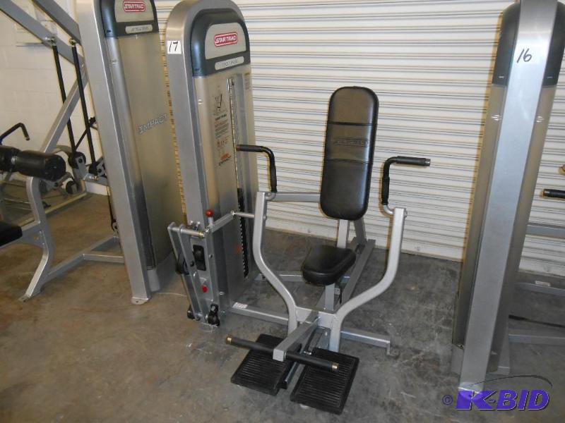 lot 17 image: Star Trac Chest Press
