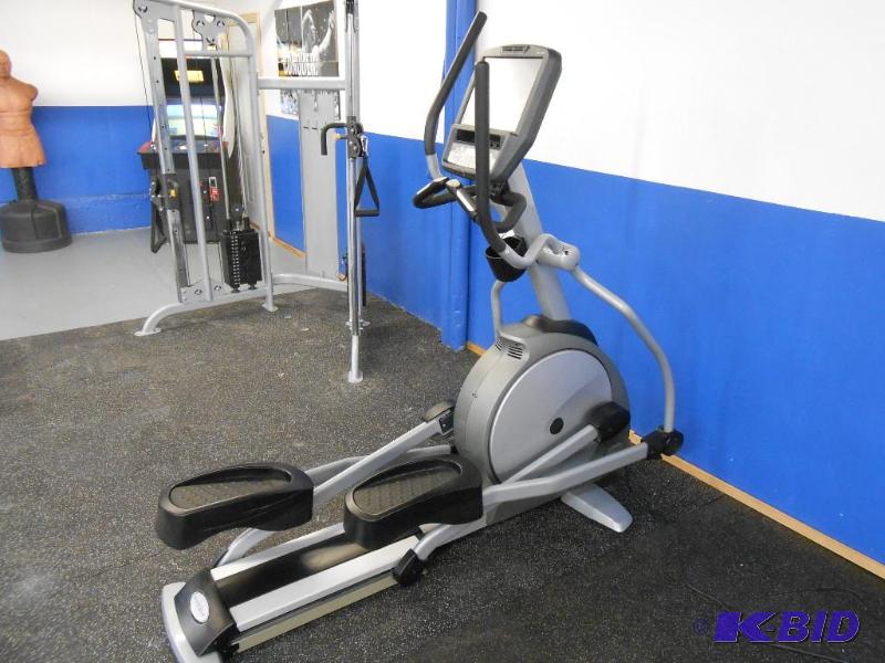 lot 2 image: Matrix E7xe Touch screen elliptical.
