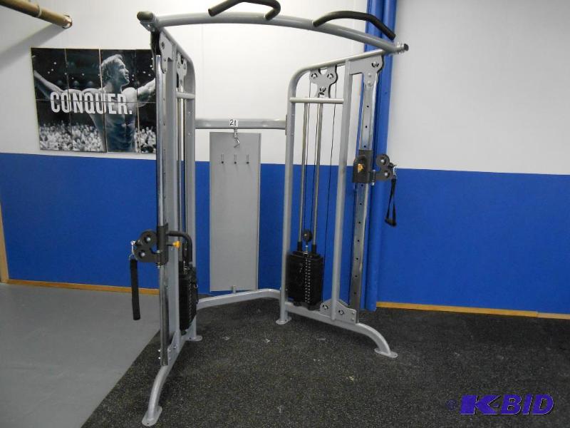 lot 21 image: Brand New Functional Trainer