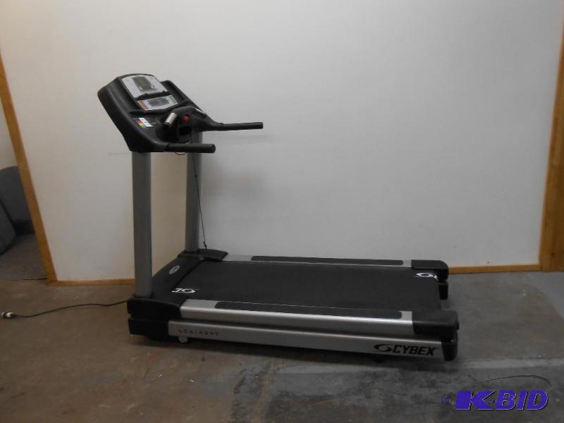 lot 9 image: Cybex 425T Commercial Treadmill