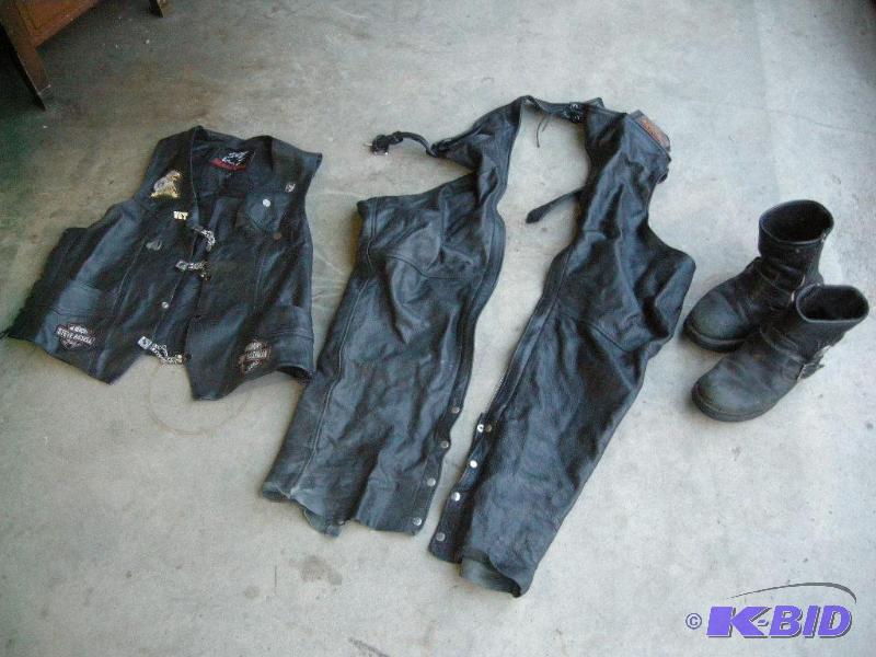 lot 100 image: Vintage biker leathers