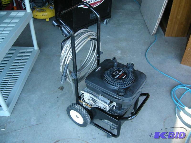 lot 13 image: Pressure Washer