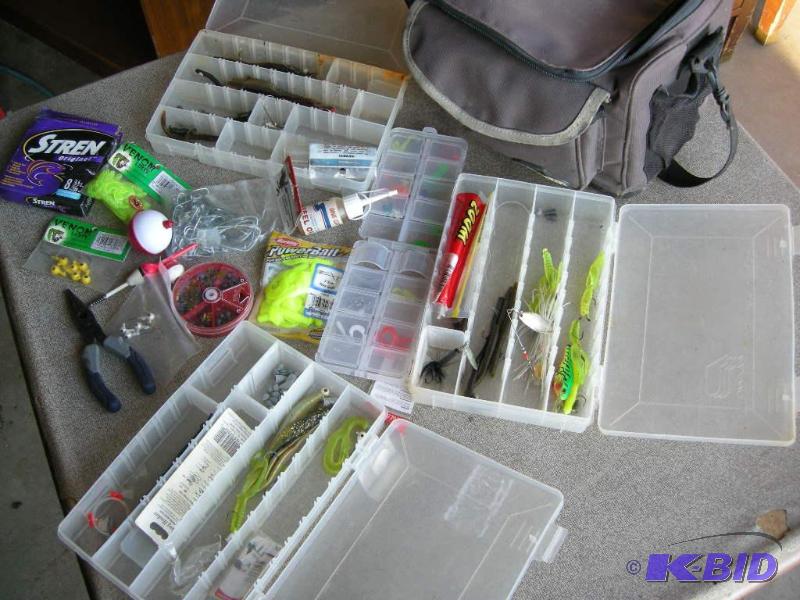 lot 16 image: Plano fishing bag