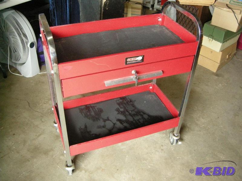 lot 2 image: GRIP Roll around tool cart