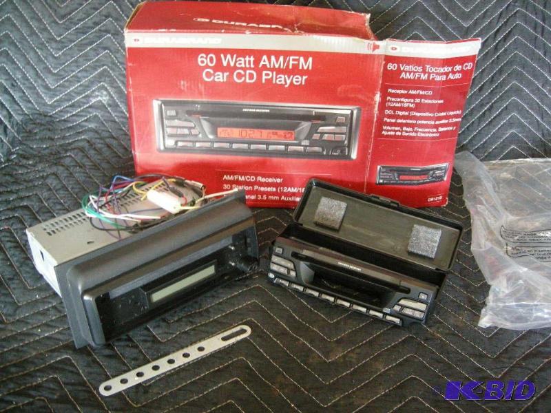 lot 33 image: Durabrand car stereo