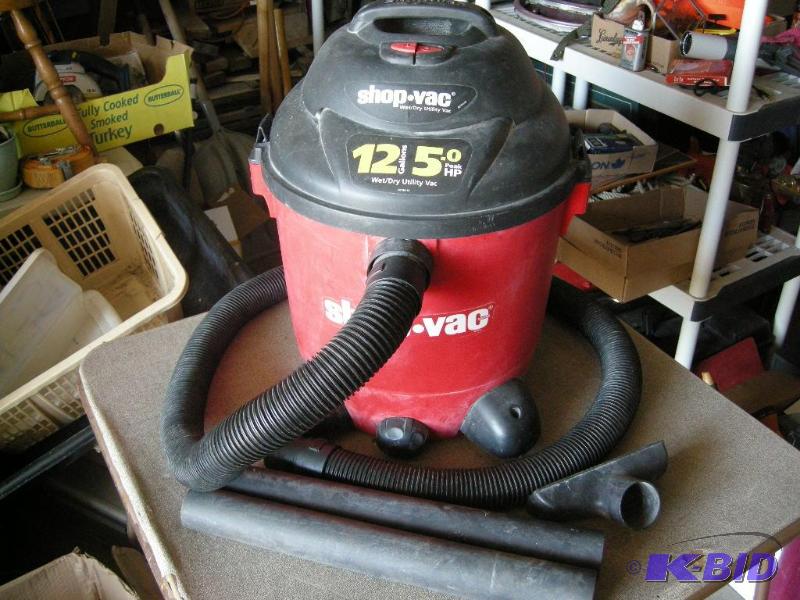lot 42 image: Shop vac