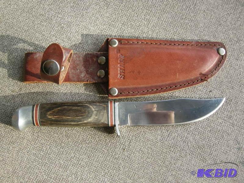 lot 49 image: Sharp hunting knife