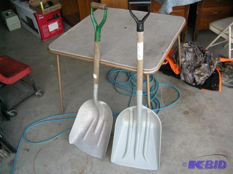 lot 52 image: 2 scoop shovels
